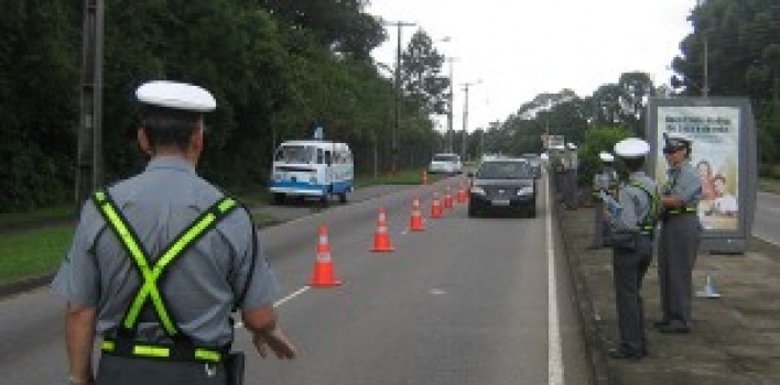 Agentes de trânsito poderão ser autorizados a portar arma de fogo