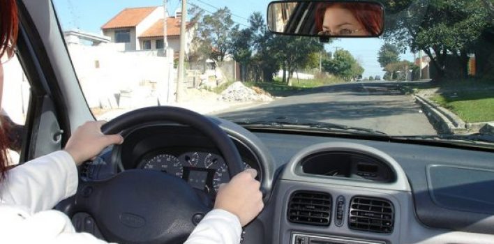 6 hábitos que te tornam um mau motorista